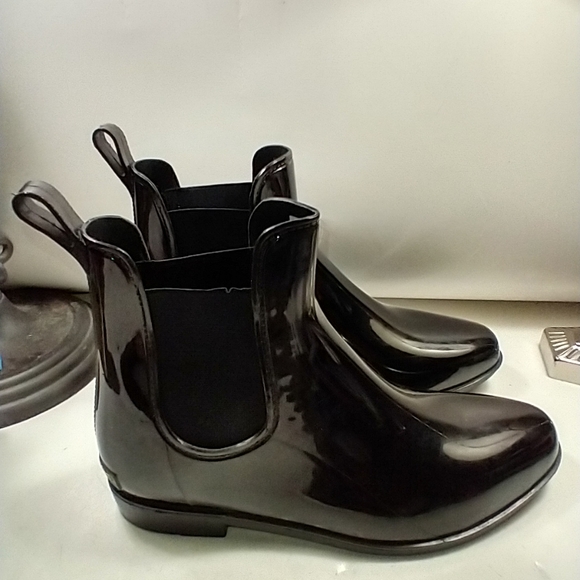 Ralph Lauren Shoes - Ralph Lauren Tally Bo Rai Rubber Ankle Boots Women's sz 11B.